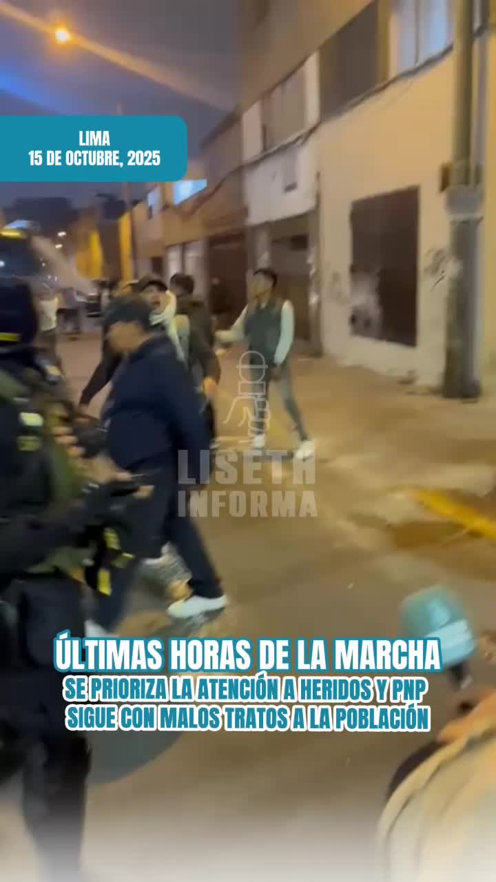 ÚLTIMAS HORAS DE LA MARCHA🚨 En éstos momentos se prioriza la atención a los heridos y la PNP sigue con mano rígida y actuando de manera agresiva ante la población.