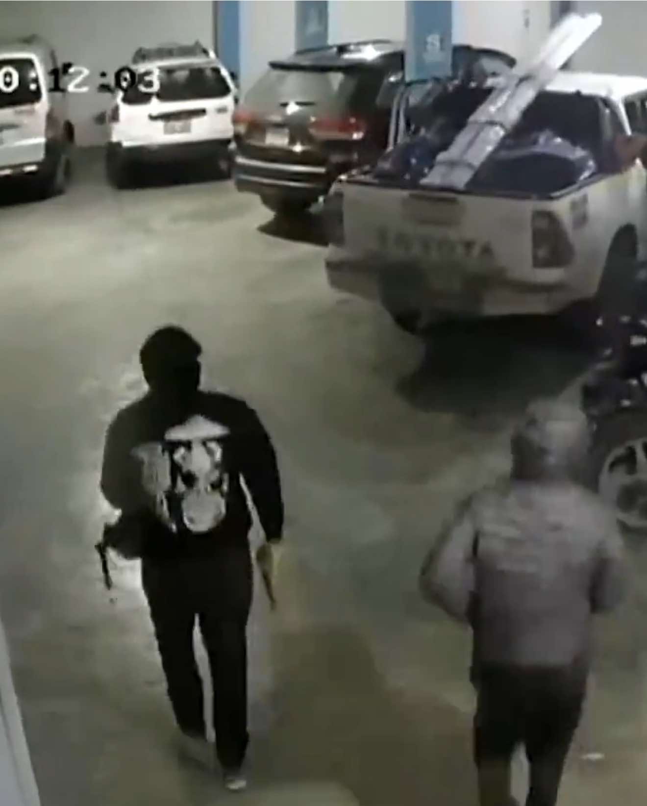 El asalto ocurrió en un hostal de la avenida Universitaria en Carabayllo, donde sujetos armados interceptaron a las víctimas cuando se disponían a descansar.