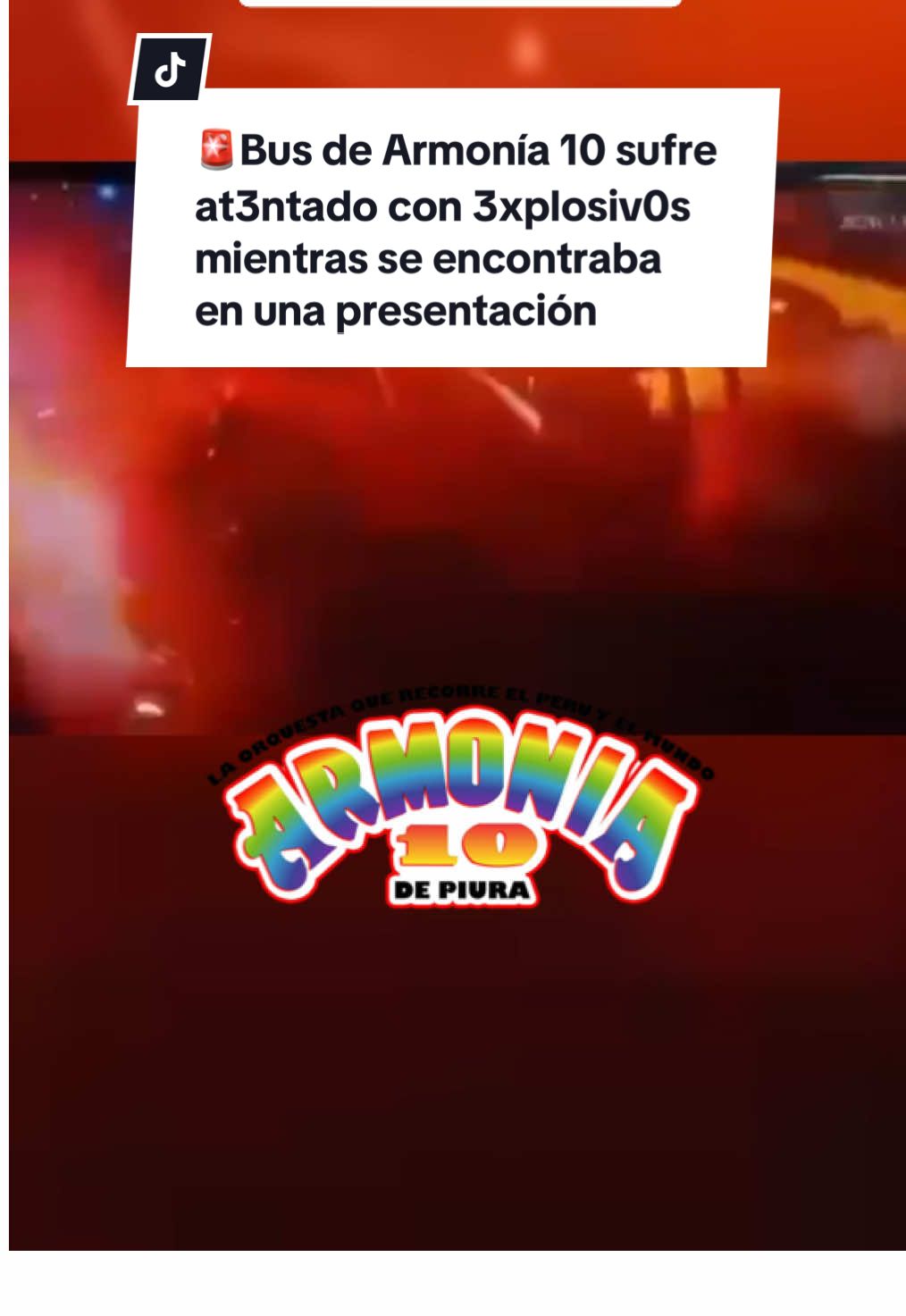 El vehículo de la agrupación sufrió daños severos tras el estallido registrado en la avenida Golf en Trujillo.